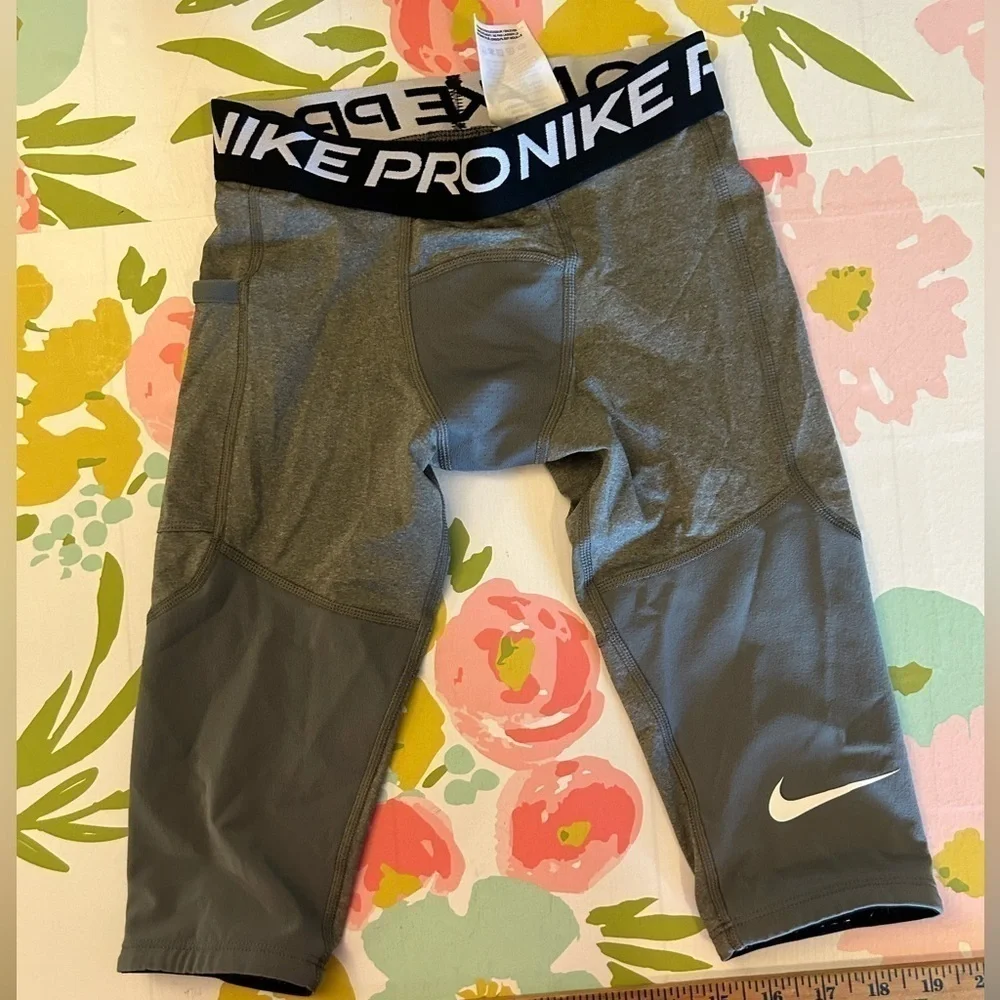 Nike Pro Dri-Fit Kids Boys 3/4-Length Athletic Tights XS